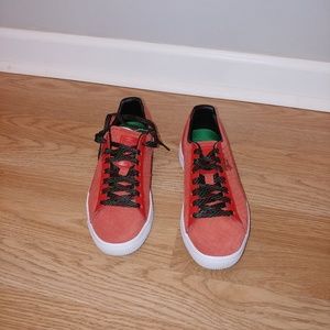 NWOB Puma "Clyde" GCC High Risky Red Sneakers Sz 6